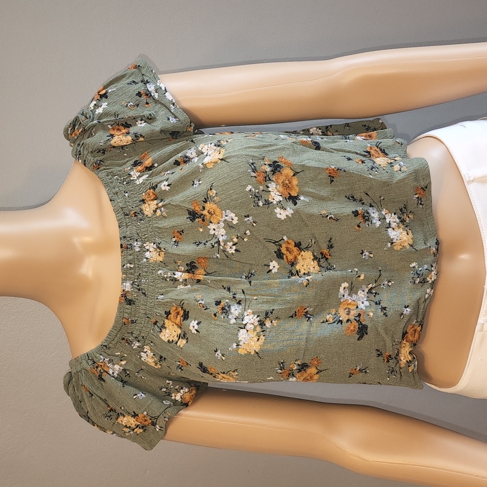 Xhilaration crop tops
